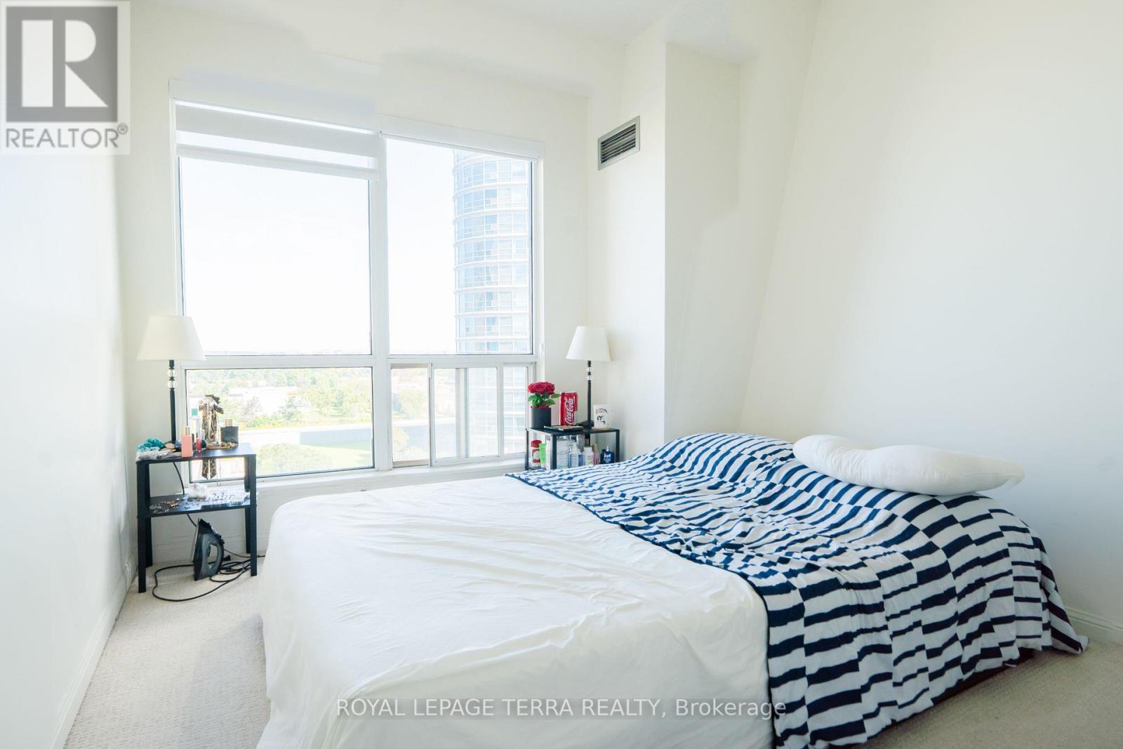 915 - 8 Lee Centre Drive, Toronto, Ontario  M1H 3H8 - Photo 4 - E13781180