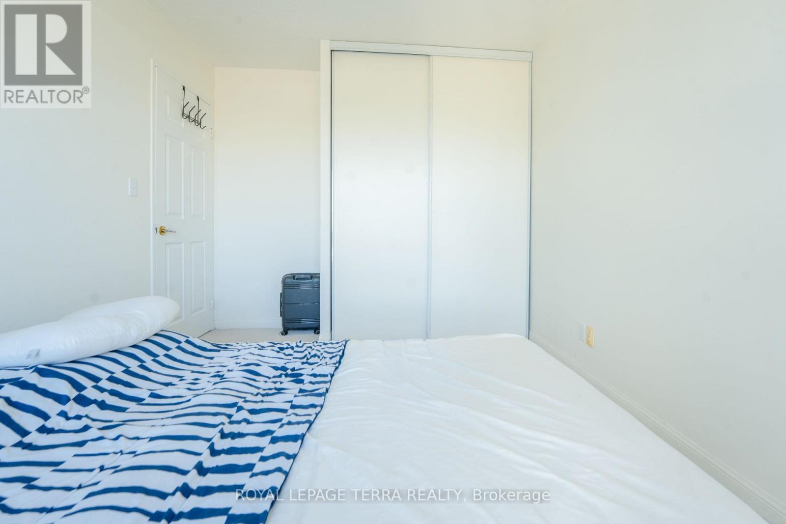 915 - 8 Lee Centre Drive, Toronto, Ontario  M1H 3H8 - Photo 5 - E13781180