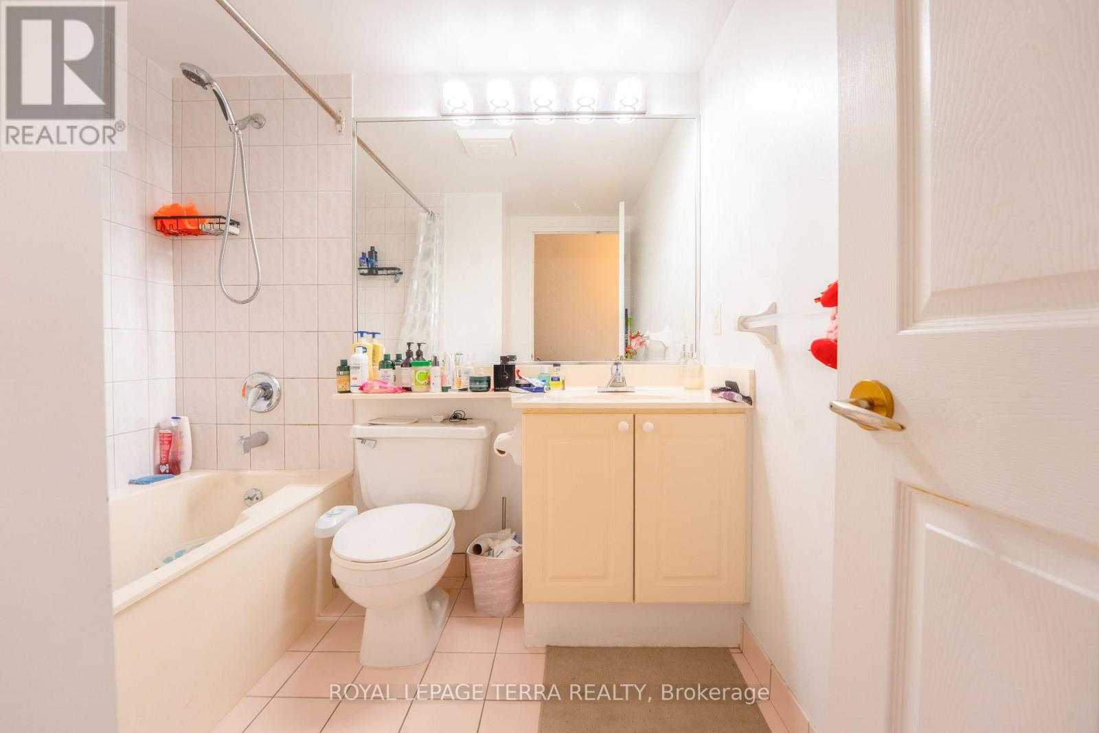 915 - 8 Lee Centre Drive, Toronto, Ontario  M1H 3H8 - Photo 7 - E13781180
