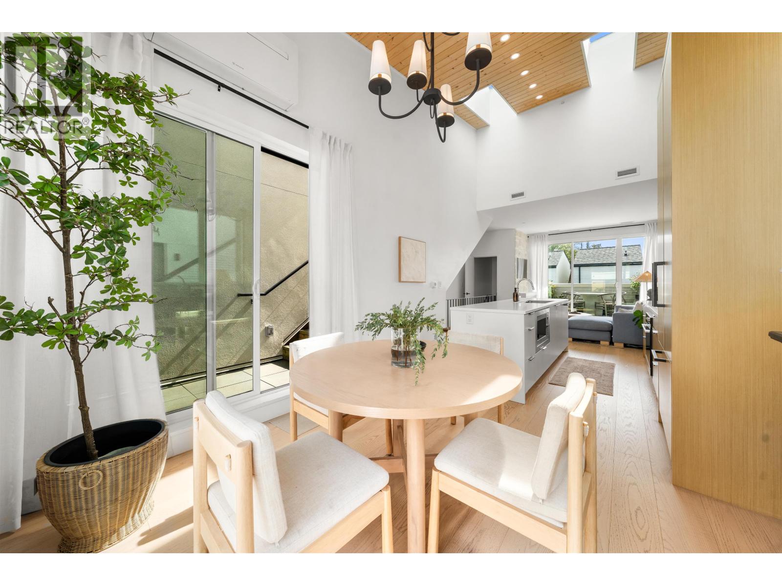 224 650 E 2nd Street, North Vancouver, British Columbia  V7L 1E3 - Photo 12 - R3164898