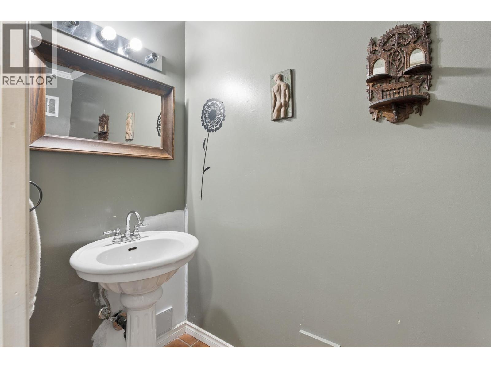 834 Hendecourt Road, North Vancouver, British Columbia  V7K 2Y2 - Photo 11 - R3164915