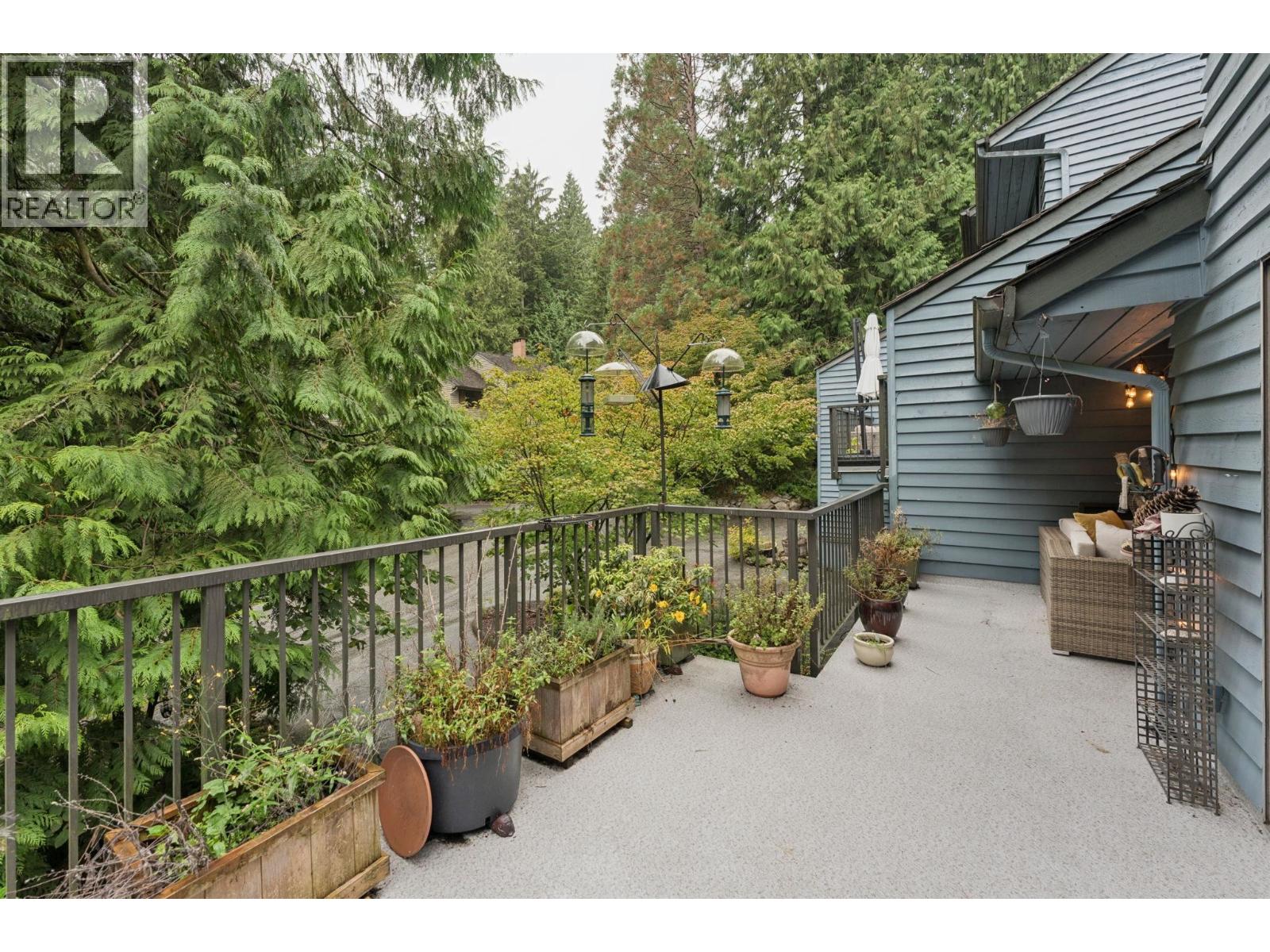 834 Hendecourt Road, North Vancouver, British Columbia  V7K 2Y2 - Photo 7 - R3164915