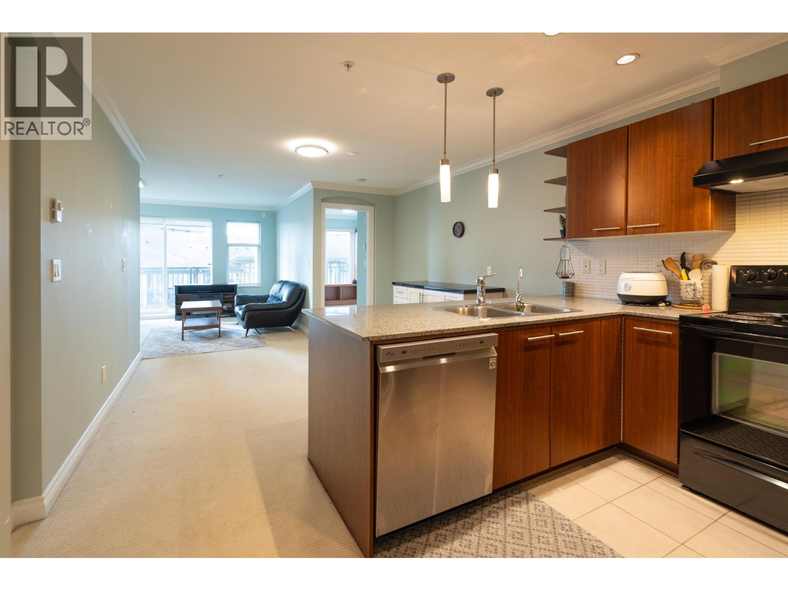 303 4799 BRENTWOOD DRIVE, burnaby, British Columbia