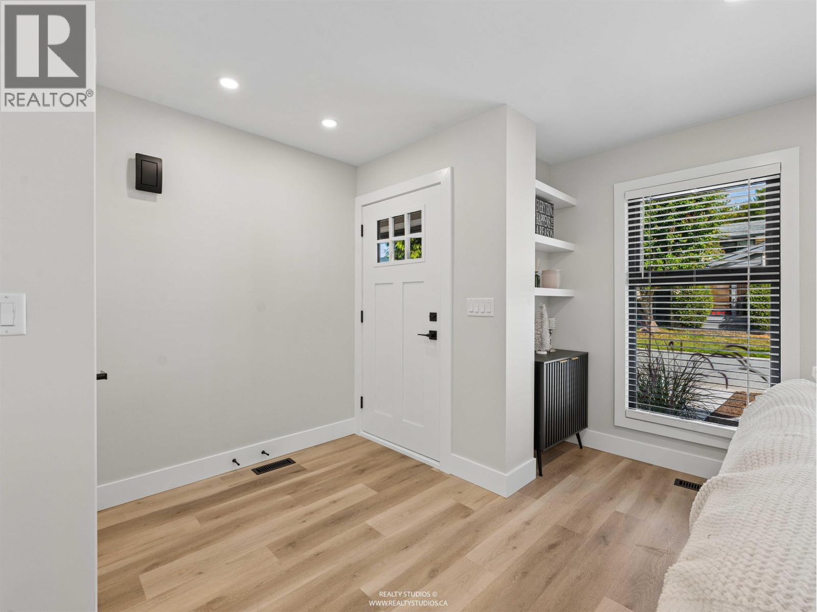 1895 Bow Drive, Coquitlam, British Columbia  V3E 1P7 - Photo 4 - R3164871