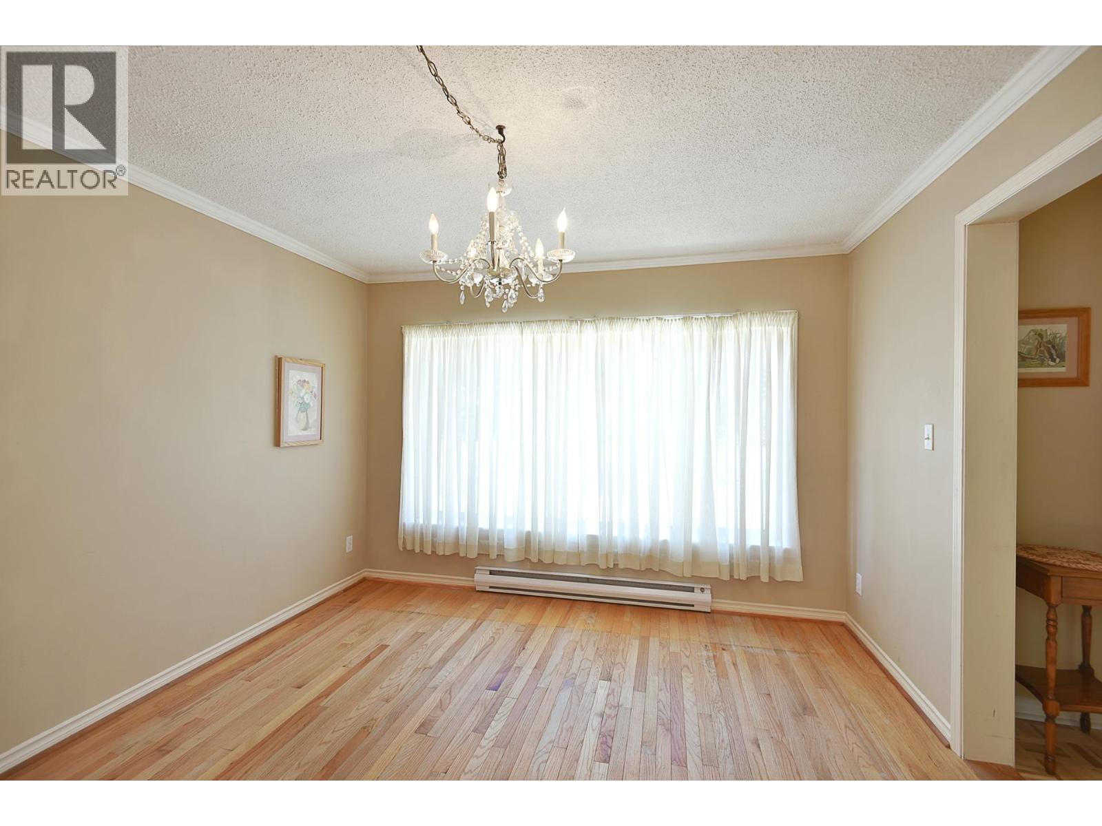 5749 Surf Circle, Sechelt, British Columbia  V0N 3A0 - Photo 11 - R3164890