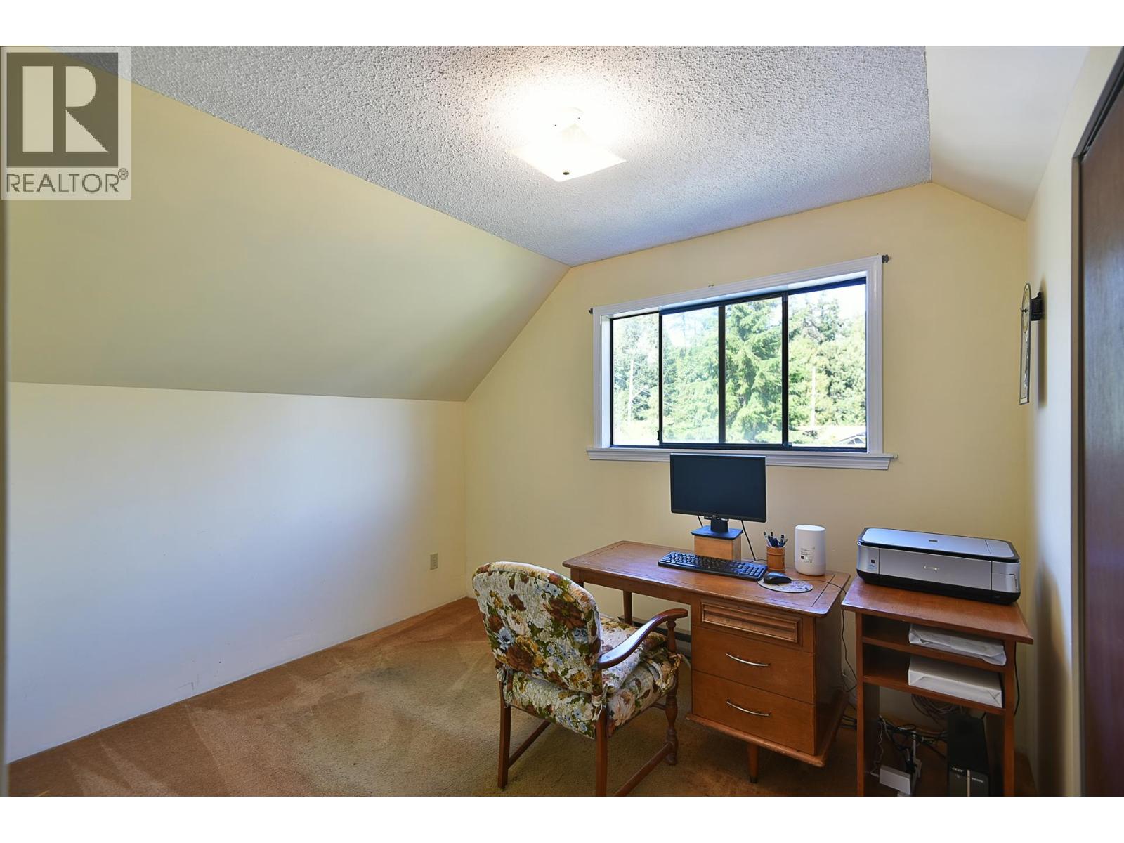 5749 Surf Circle, Sechelt, British Columbia  V0N 3A0 - Photo 18 - R3164890