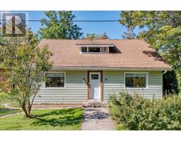 18 RAVENSWOOD DRIVE, Georgina, Ontario