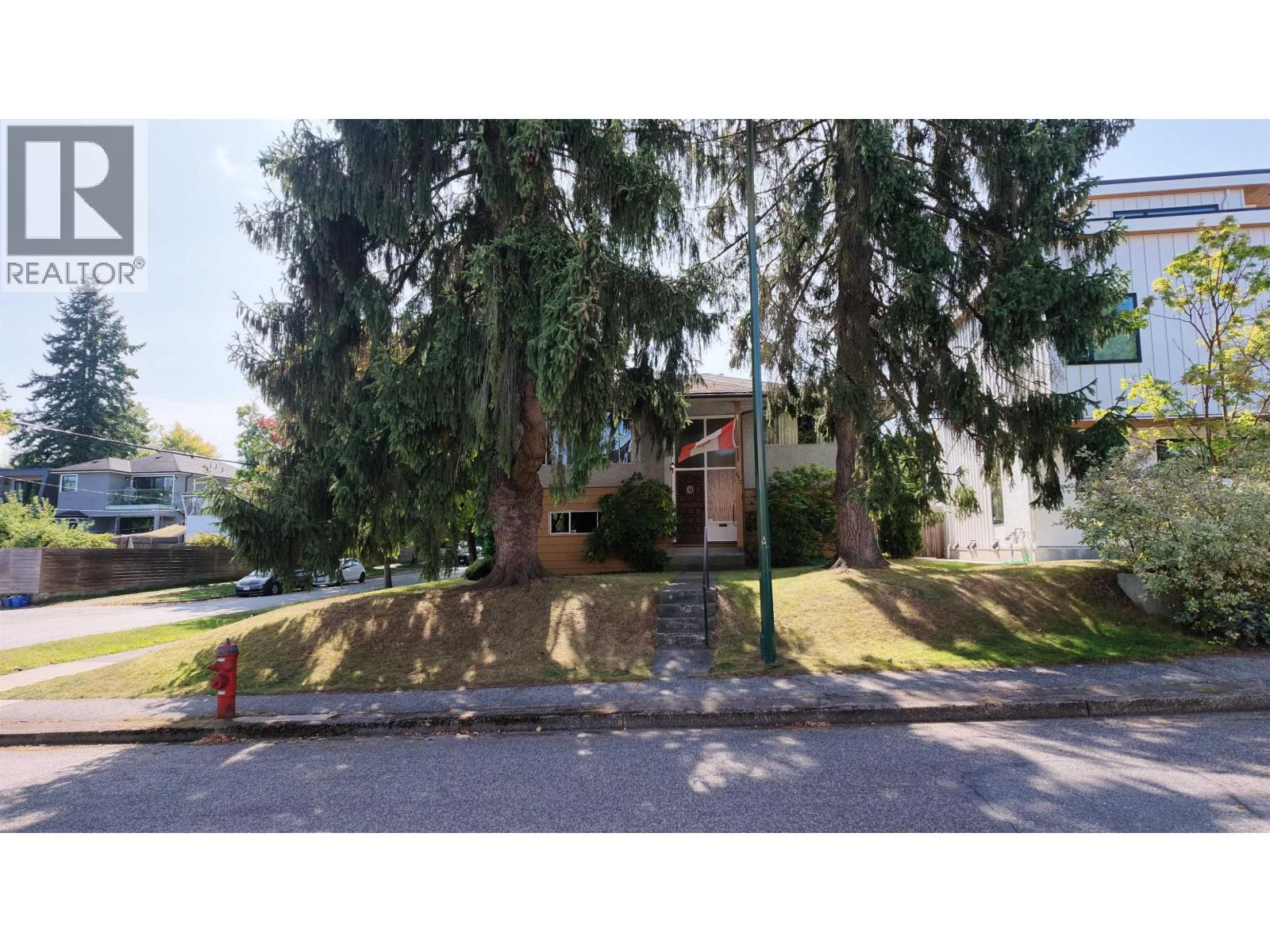492 Aubrey Place, Vancouver, British Columbia  V5V 2T6 - Photo 2 - R3164894