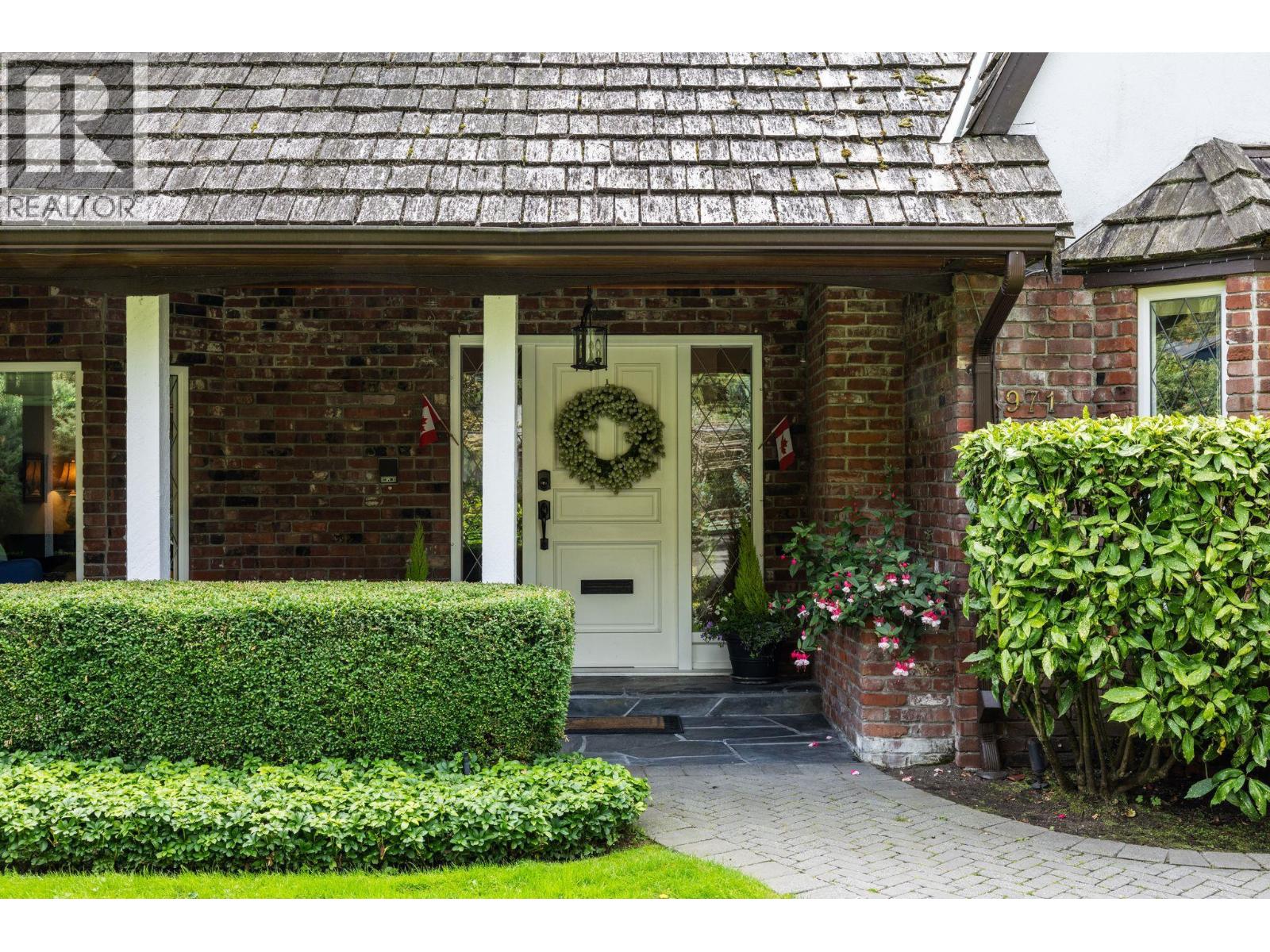 971 Canyon Boulevard, North Vancouver, British Columbia  V7R 2K2 - Photo 6 - R3164909