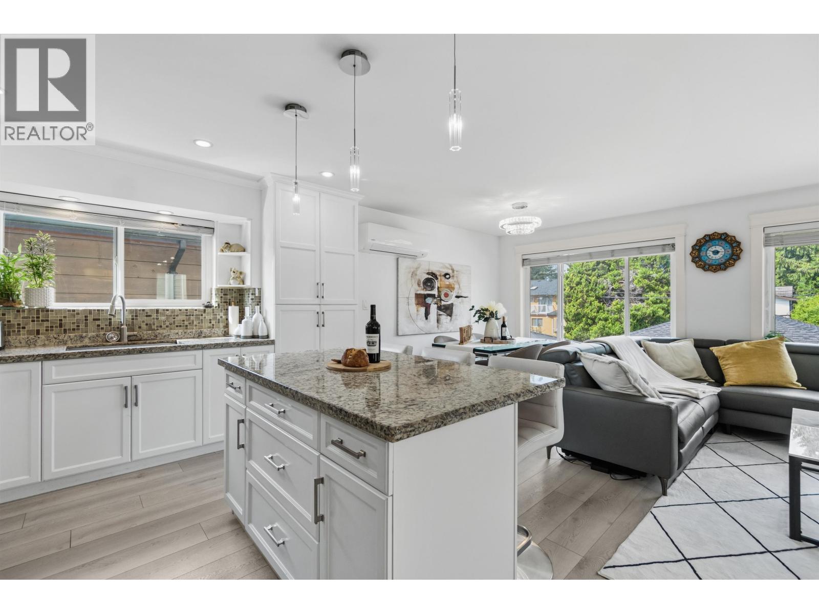 318 W 18th Street, North Vancouver, British Columbia  V7M 1W9 - Photo 13 - R3164936