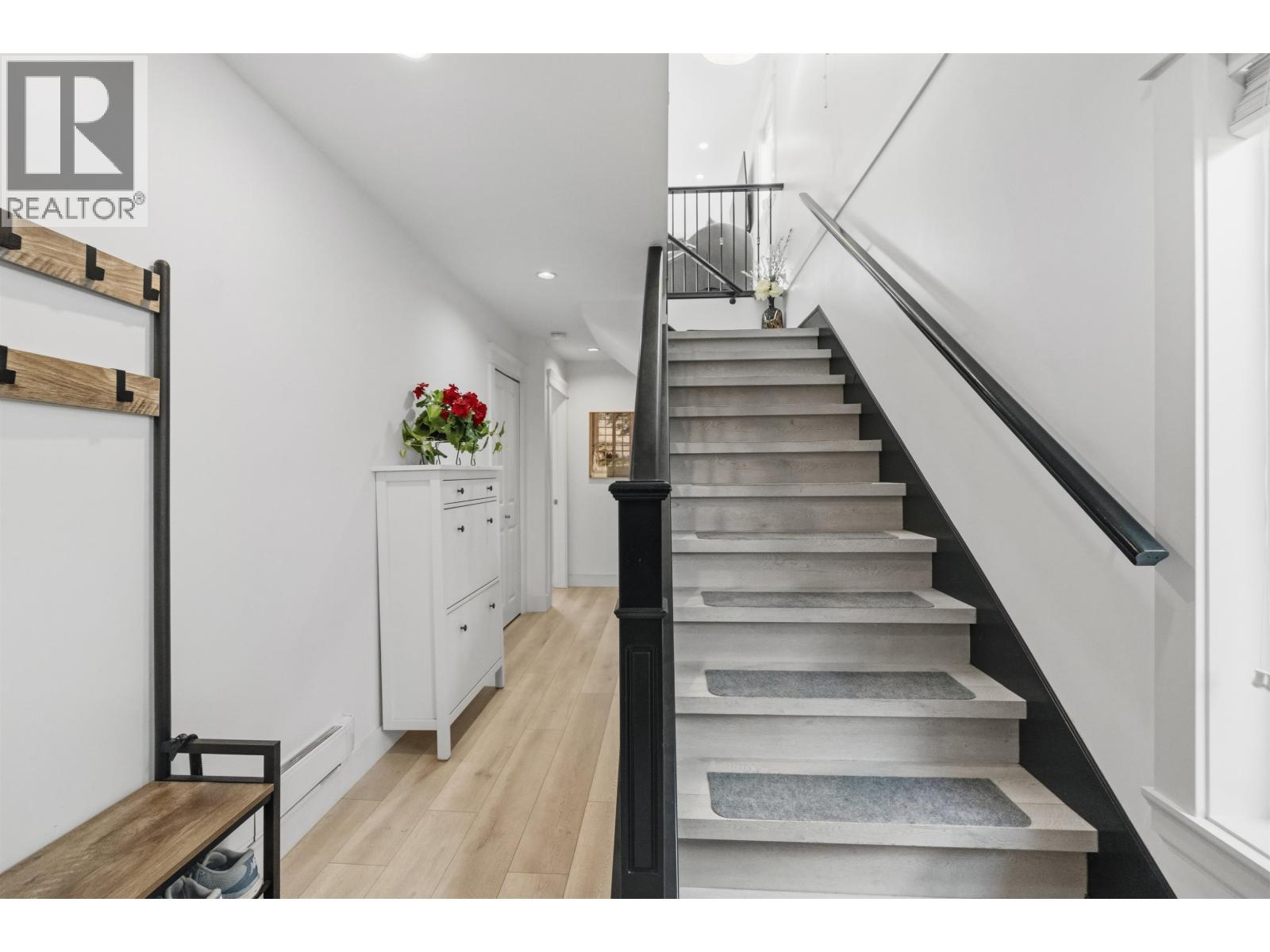 318 W 18th Street, North Vancouver, British Columbia  V7M 1W9 - Photo 24 - R3164936