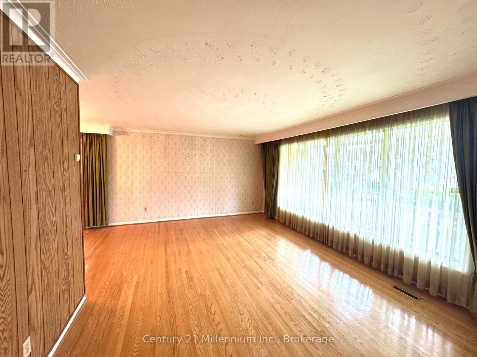 353 Chantenay Drive, Mississauga, Ontario  L5A 1E9 - Photo 12 - W13781086