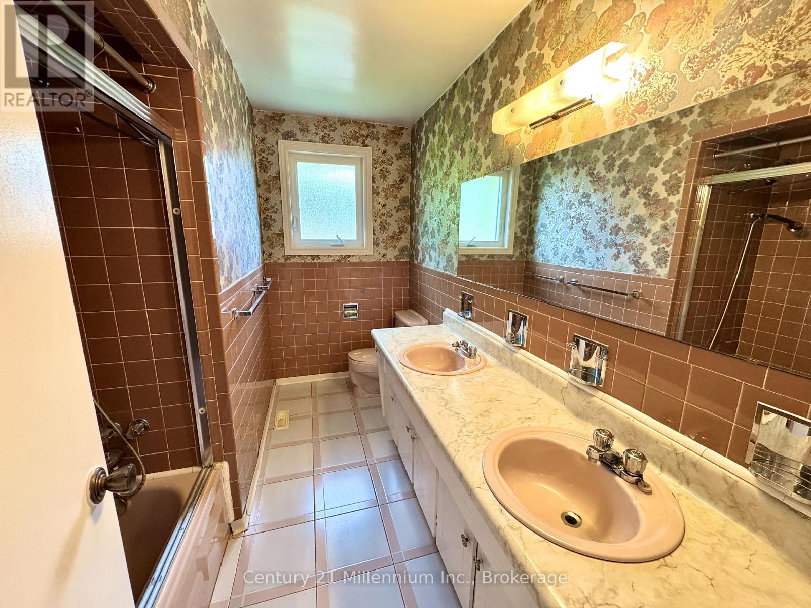 353 Chantenay Drive, Mississauga, Ontario  L5A 1E9 - Photo 24 - W13781086