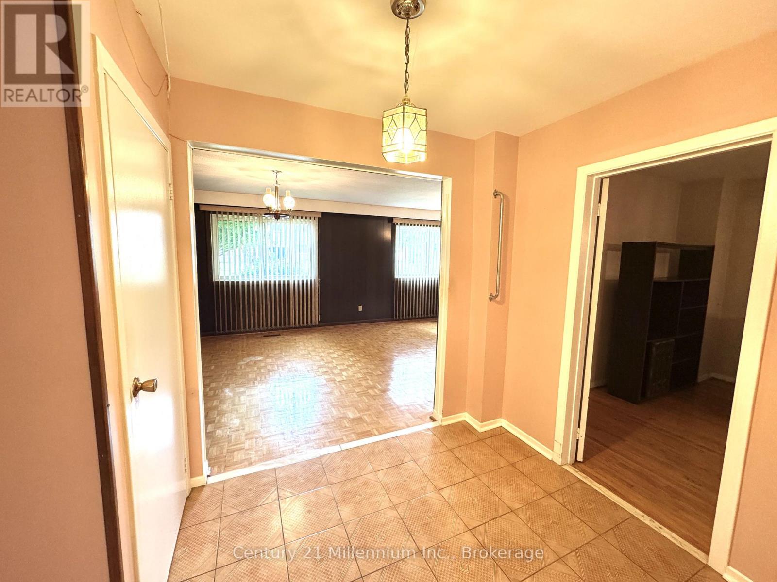 353 Chantenay Drive, Mississauga, Ontario  L5A 1E9 - Photo 27 - W13781086