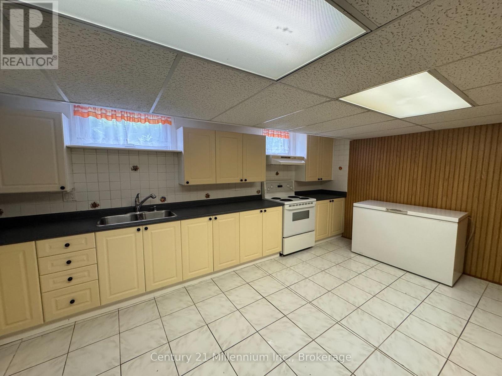 353 Chantenay Drive, Mississauga, Ontario  L5A 1E9 - Photo 34 - W13781086