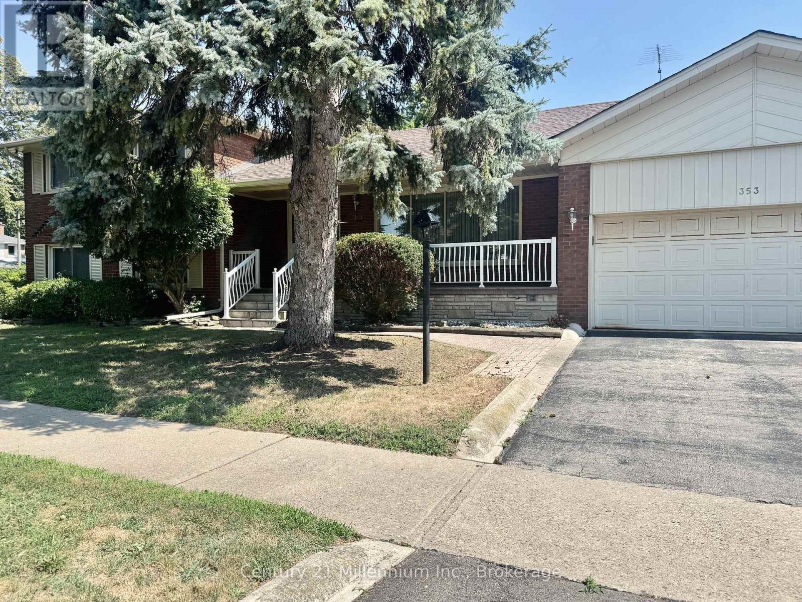 353 Chantenay Drive, Mississauga, Ontario  L5A 1E9 - Photo 4 - W13781086