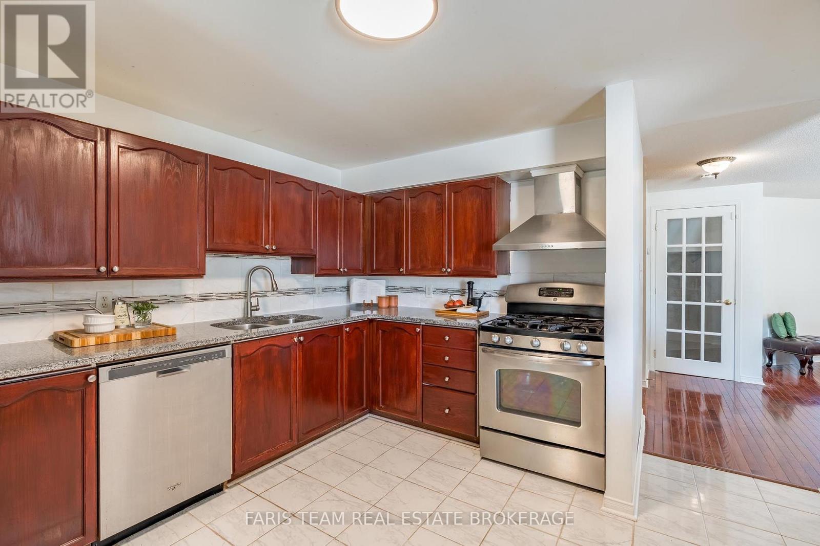 41 Willow Drive, Barrie (Holly), Ontario  L4N 8T1 - Photo 6 - S13781054