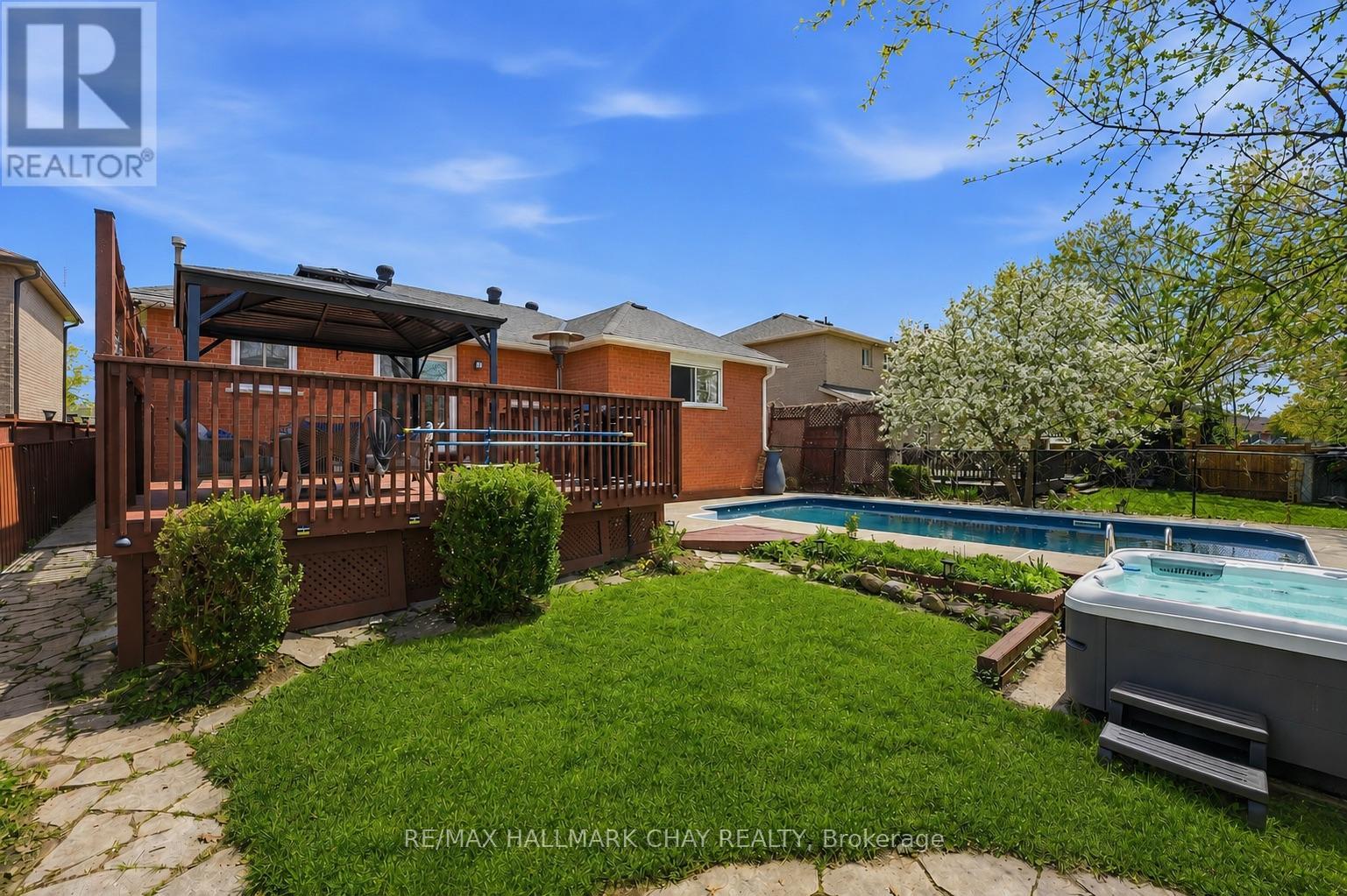 117 Brown Street, Barrie (Holly), Ontario  L4N 7V7 - Photo 4 - S13781164