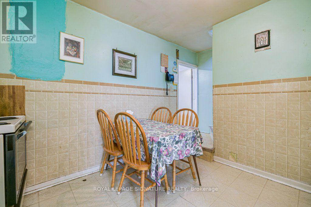 724 Vaughan Road, Toronto, Ontario  M6E 2Y9 - Photo 9 - C13692264