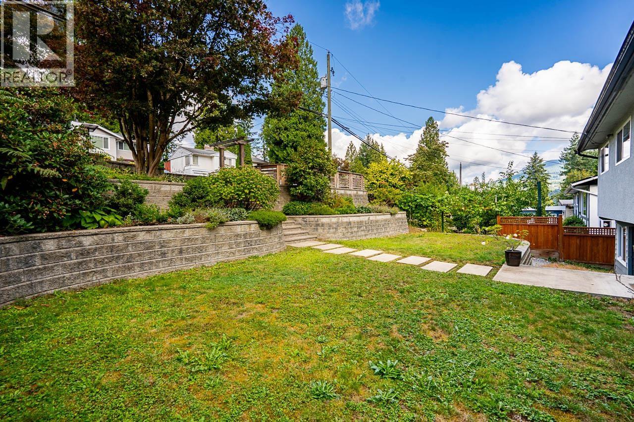 206 Clearview Drive, Port Moody, British Columbia  V3H 2S8 - Photo 3 - R3160954