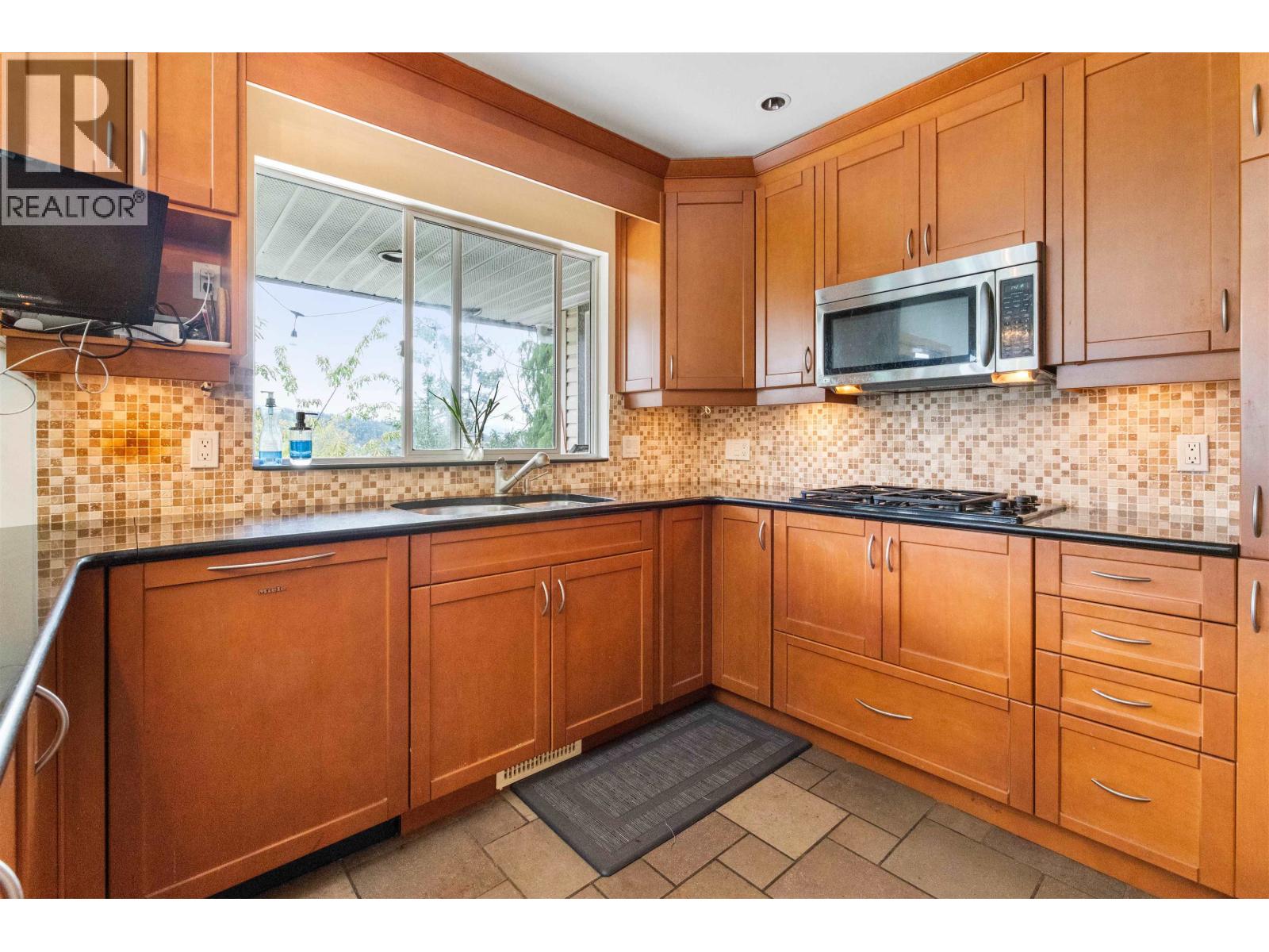 3 Burrard Crescent, Port Moody, British Columbia  V3H 4V8 - Photo 27 - R3164284