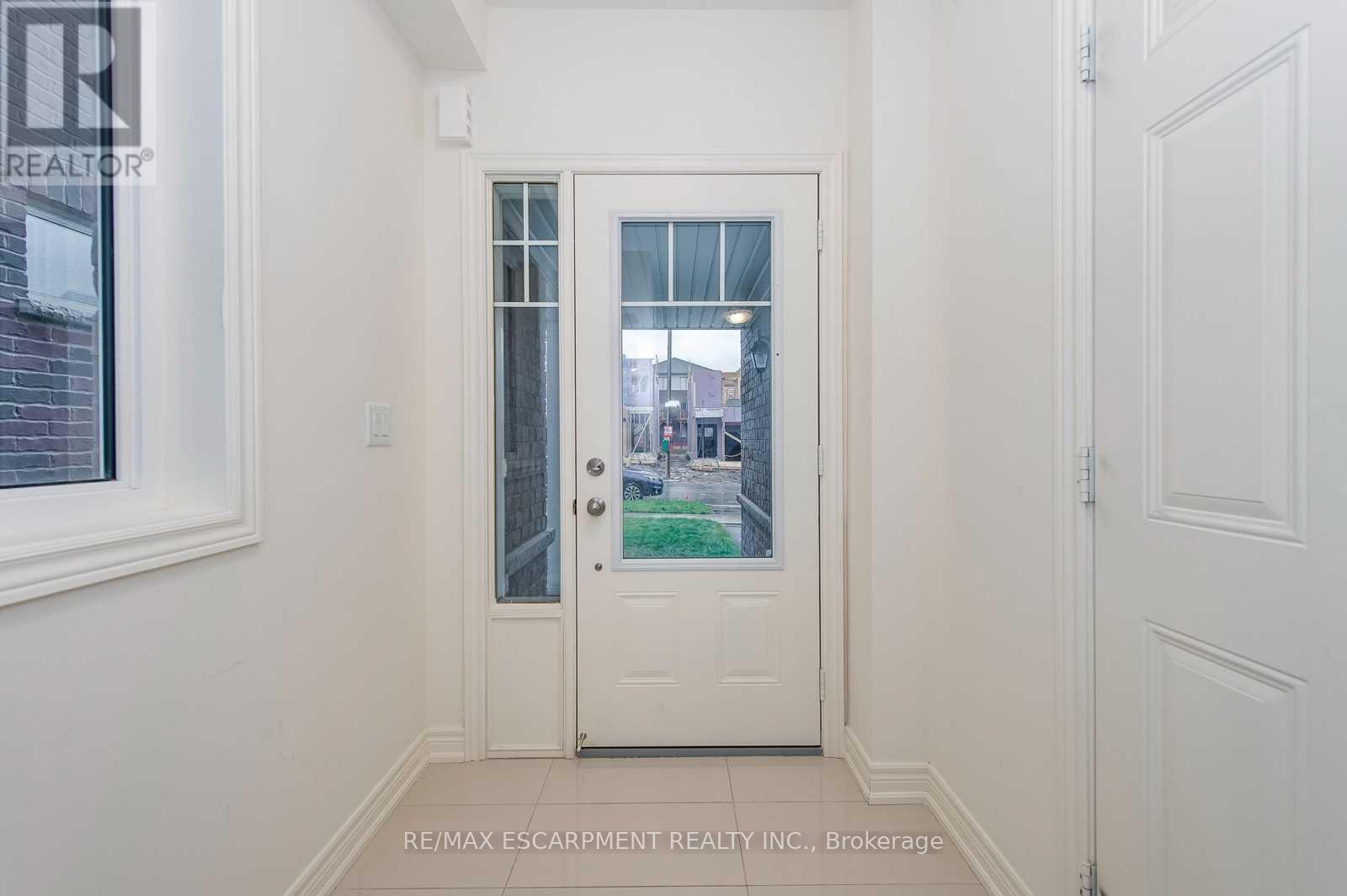 3968 Thomas Alton Boulevard, Burlington, Ontario  L7M 2A4 - Photo 4 - W13781074