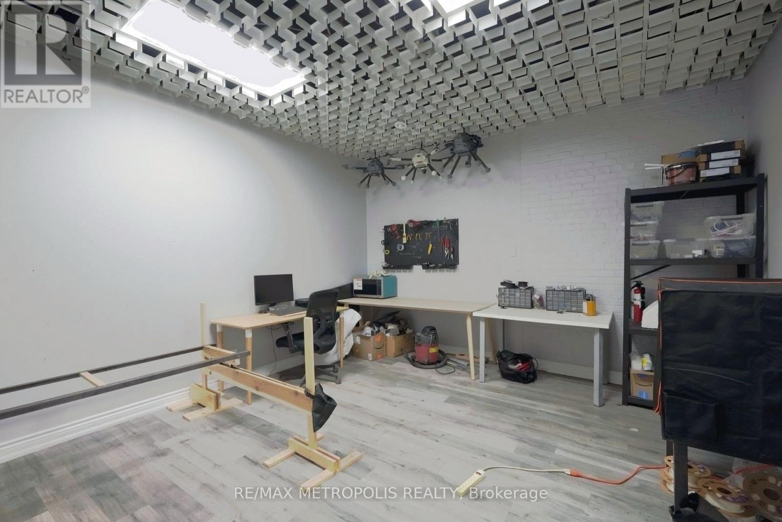 Unit 109b - 258 Wallace Avenue, Toronto, Ontario  M6P 3M9 - Photo 2 - W13781136