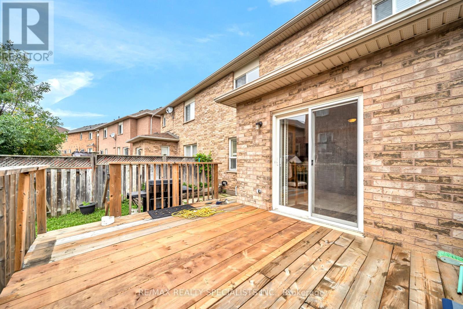 6 Topiary Lane, Brampton, Ontario  L7A 2K6 - Photo 14 - W13781170