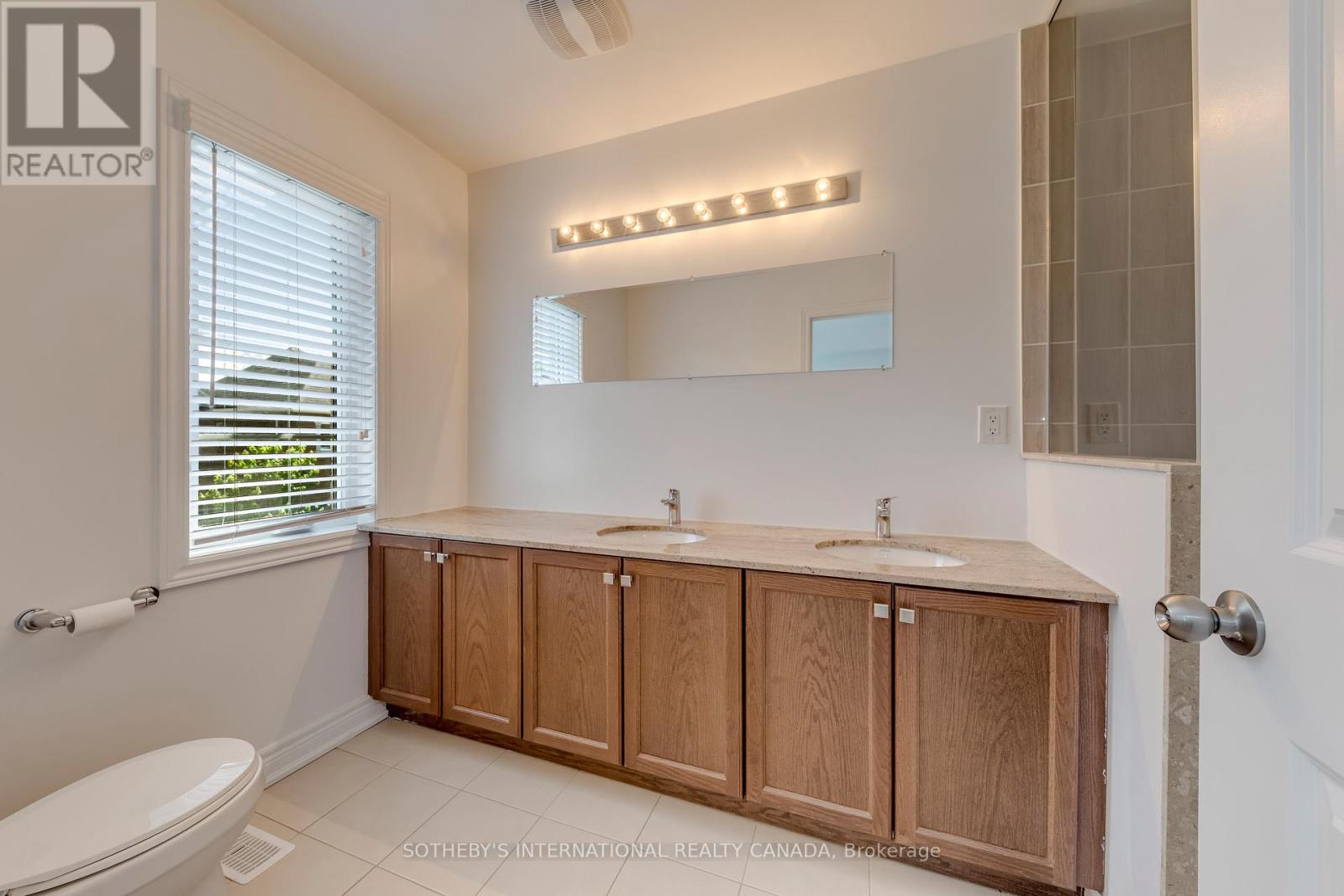 2289 Khalsa Gate, Oakville, Ontario L6M 1P4 - Photo 39 - W13781212