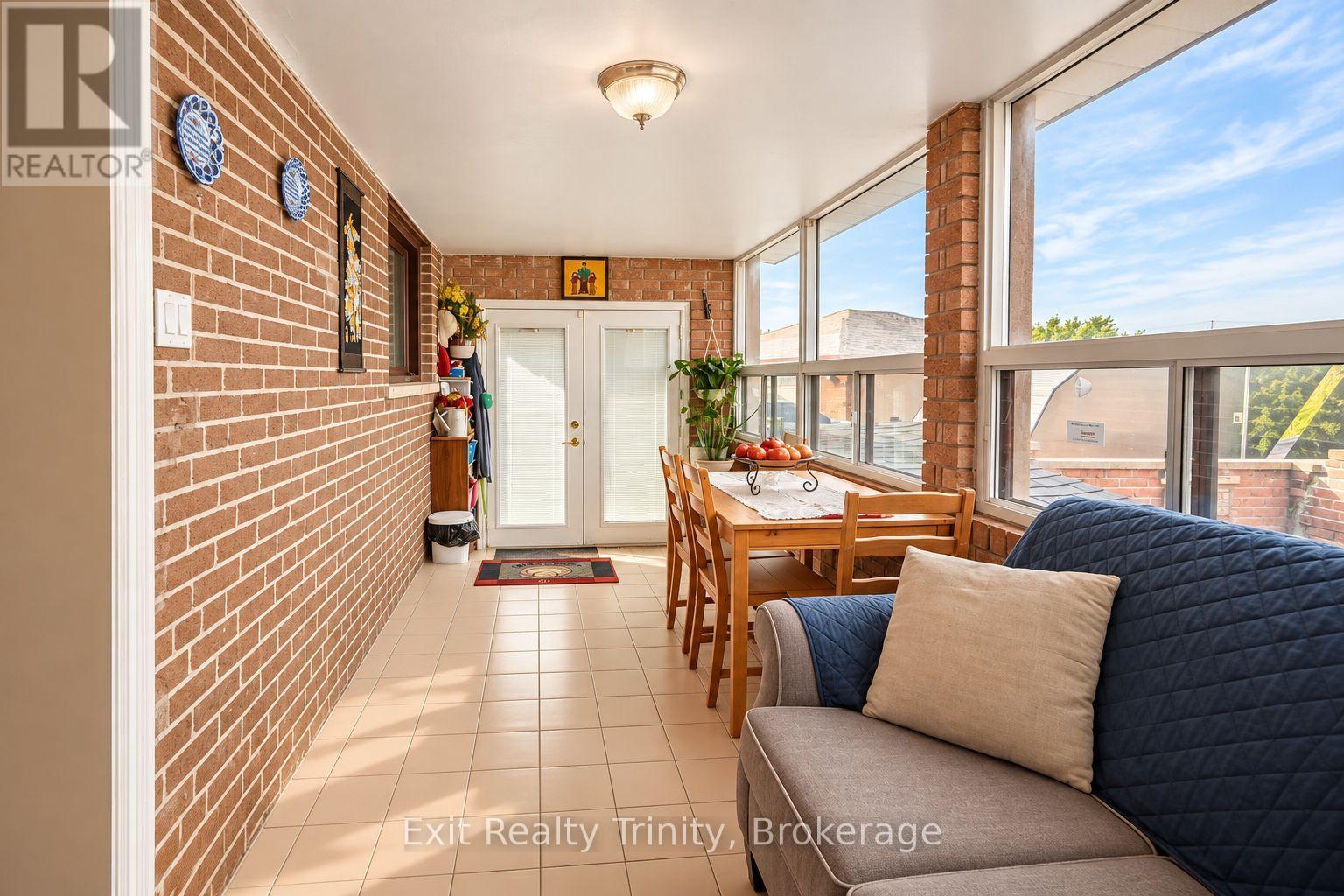 57 Lindylou Road, Toronto, Ontario  M9M 2B1 - Photo 17 - W13781214