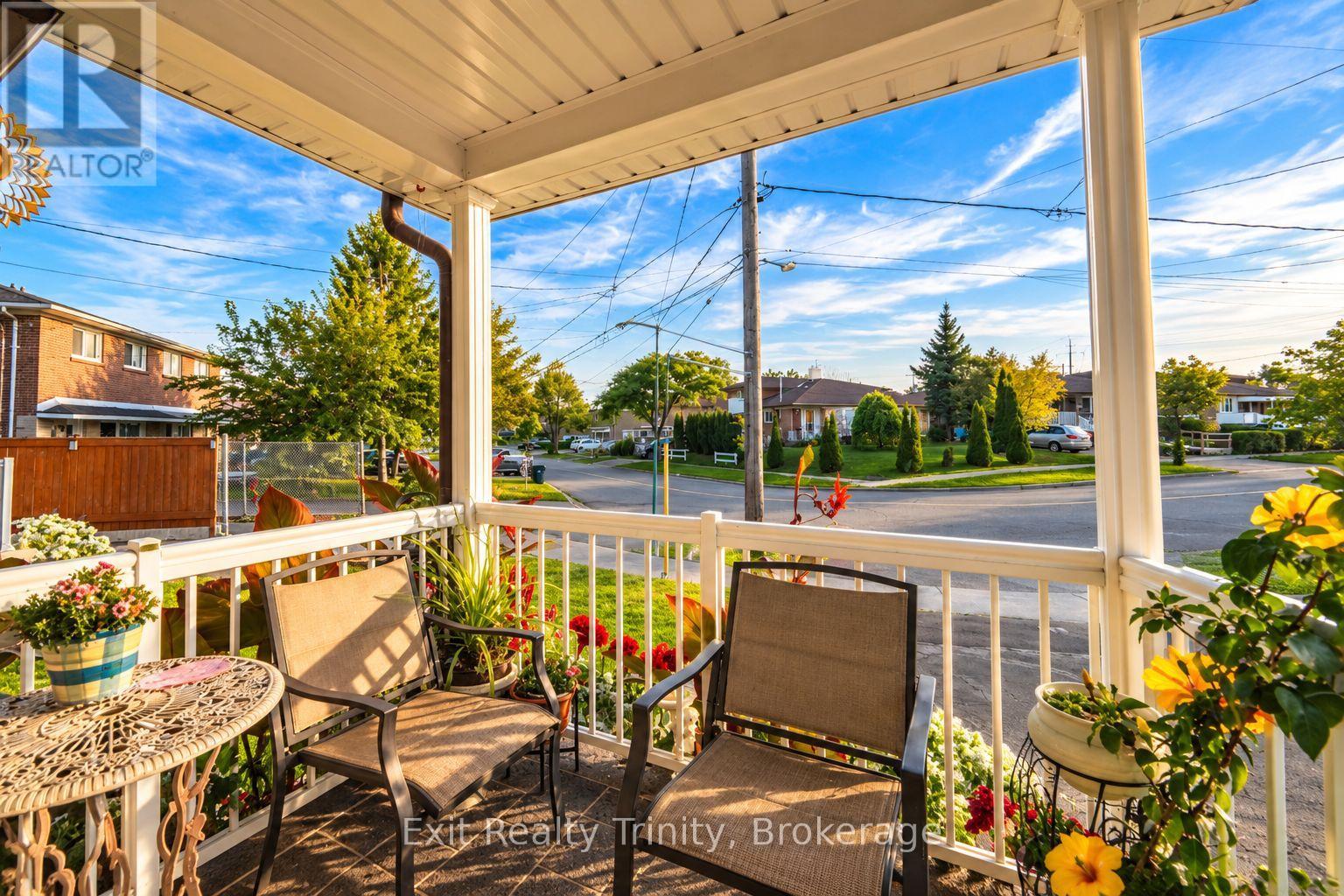57 Lindylou Road, Toronto, Ontario  M9M 2B1 - Photo 3 - W13781214