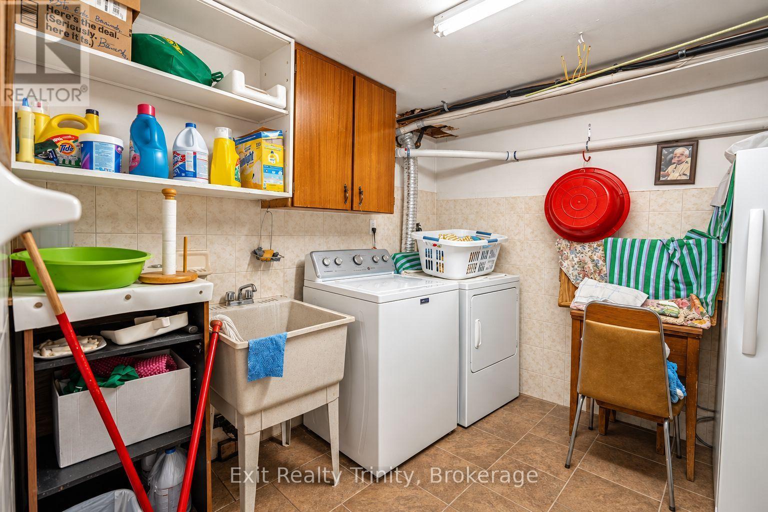 57 Lindylou Road, Toronto, Ontario  M9M 2B1 - Photo 35 - W13781214