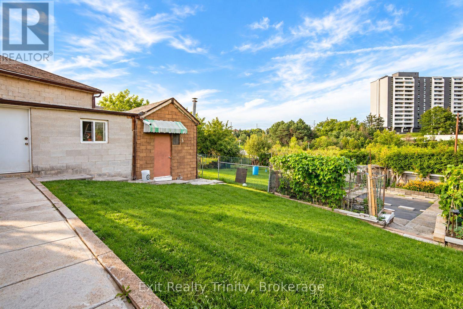 57 Lindylou Road, Toronto, Ontario  M9M 2B1 - Photo 44 - W13781214