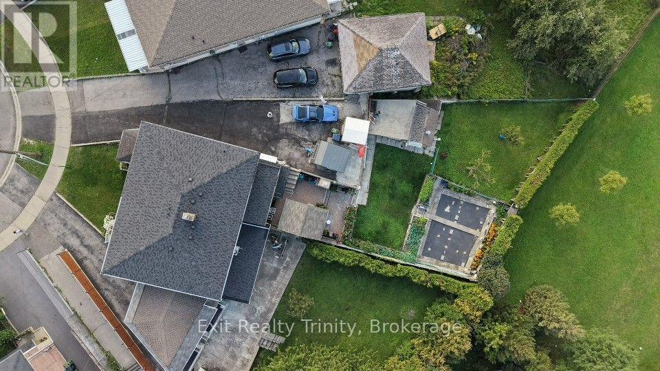 57 Lindylou Road, Toronto, Ontario  M9M 2B1 - Photo 47 - W13781214