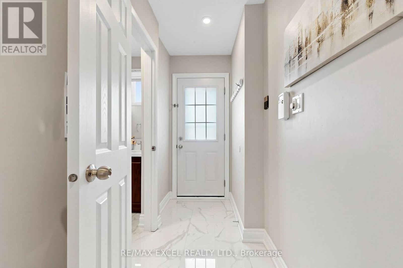 144 Brookmill Boulevard, Toronto, Ontario  M1W 2K5 - Photo 4 - E13778690