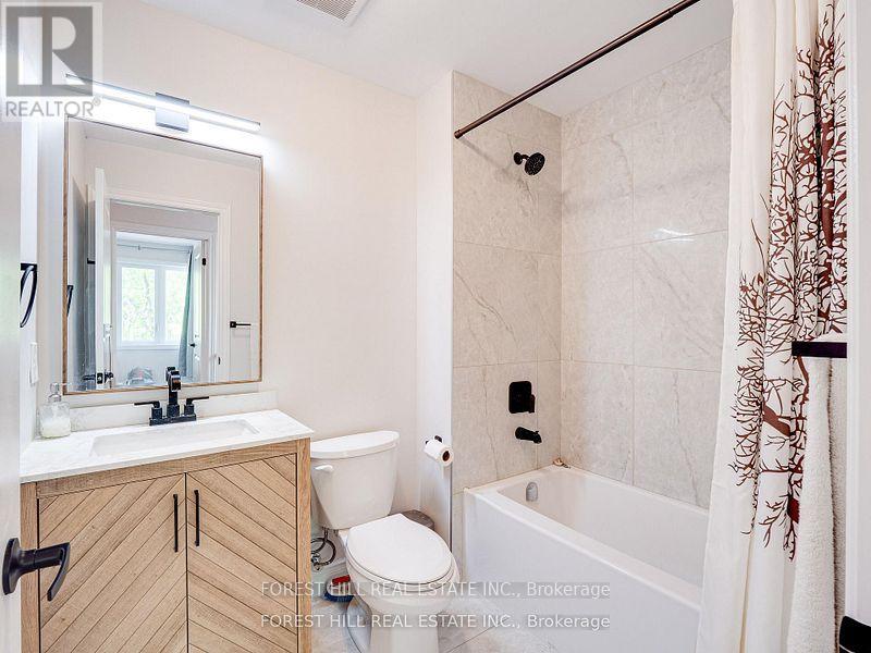 70 Shoniker Drive, Newmarket, Ontario  L3X 2Y7 - Photo 20 - N13570454