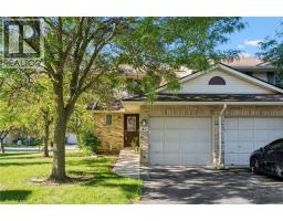 375 KINGSCOURT Drive Unit# 40, Waterloo, Ontario
