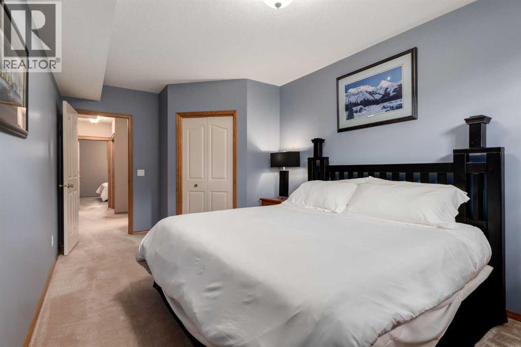 133 Strathlea Court Sw, Calgary, Alberta  T3H 4R8 - Photo 33 - A2343344