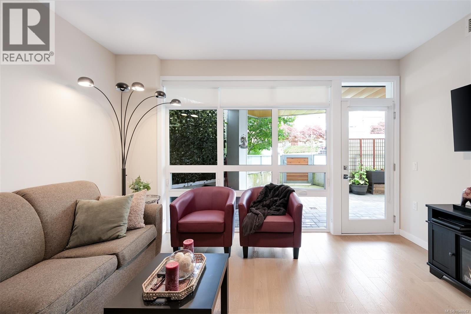 103 881 Short St, Saanich, British Columbia  V8X 0B7 - Photo 11 - 1048067