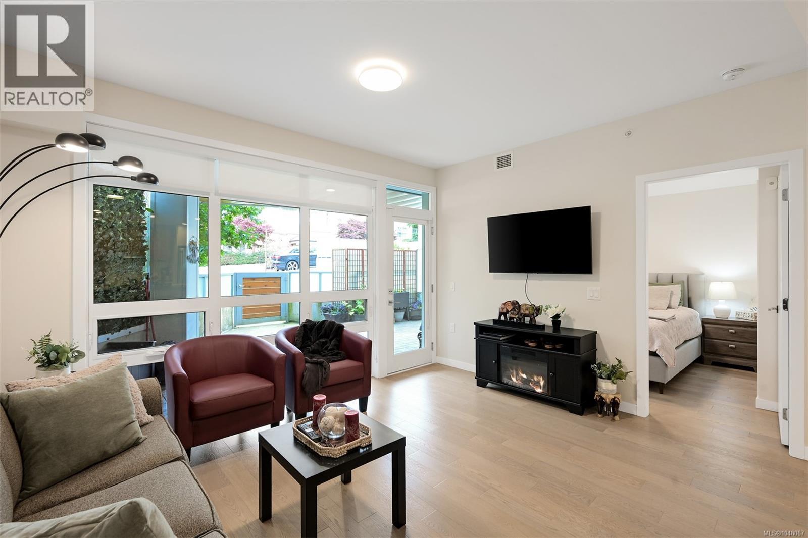 103 881 Short St, Saanich, British Columbia  V8X 0B7 - Photo 10 - 1048067