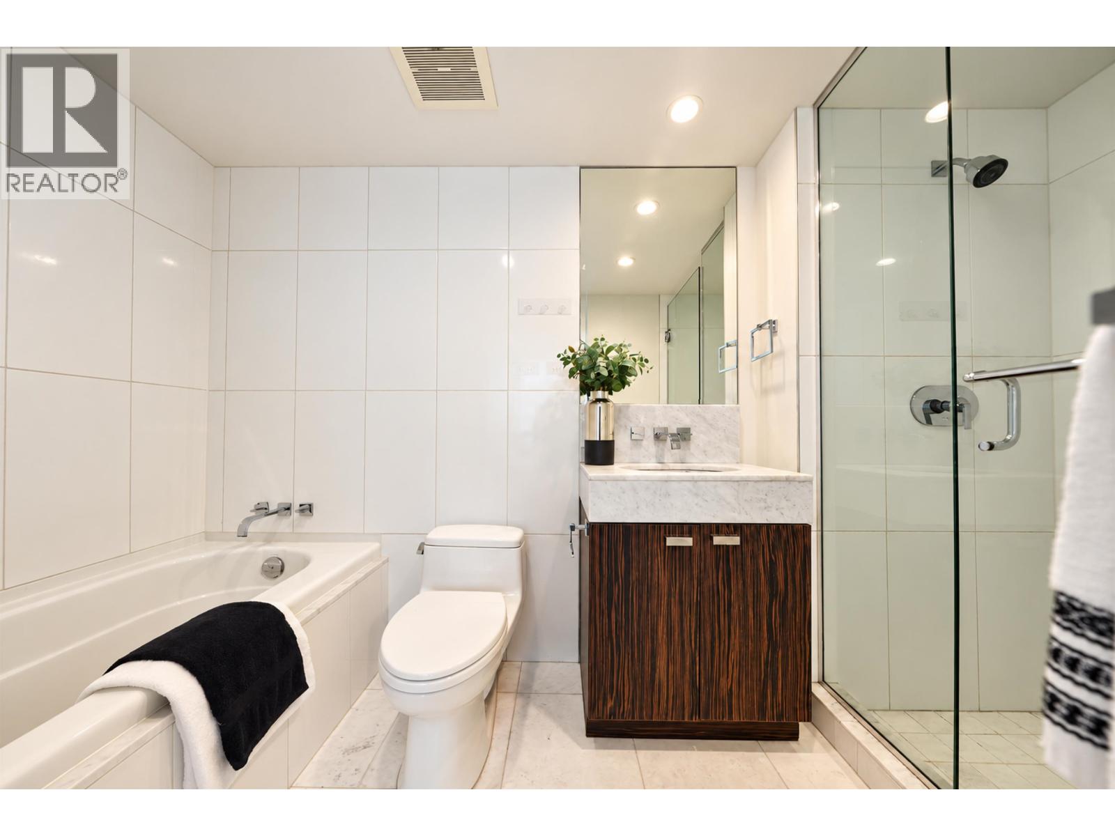 1703 788 Richards Street, Vancouver, British Columbia  V6B 0C7 - Photo 17 - R3164601