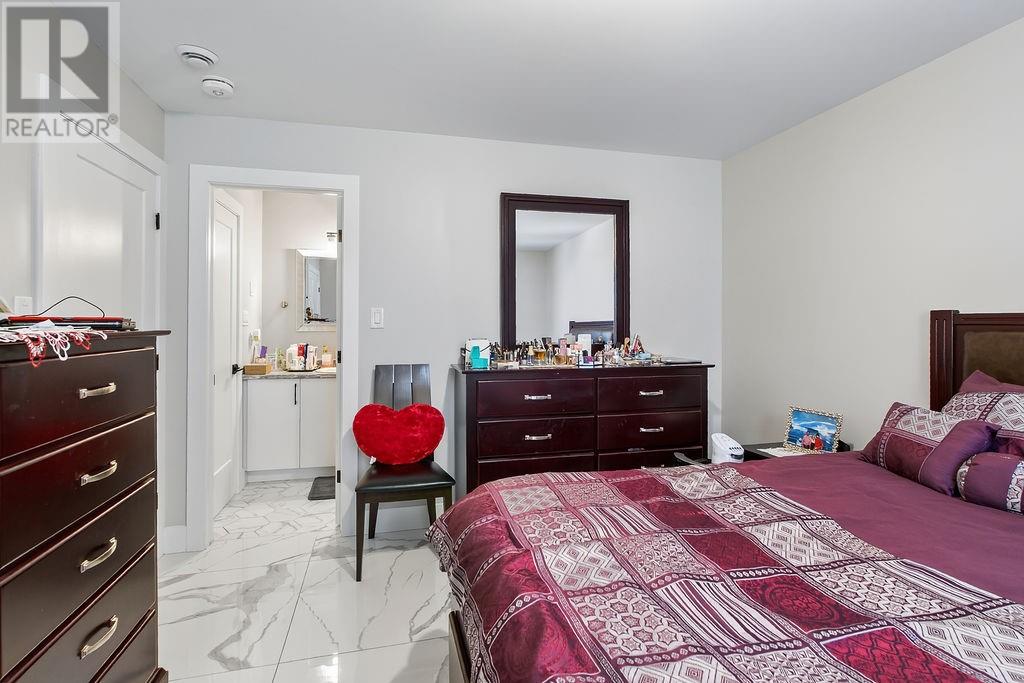 112 Hollybrook Crescent photo 10