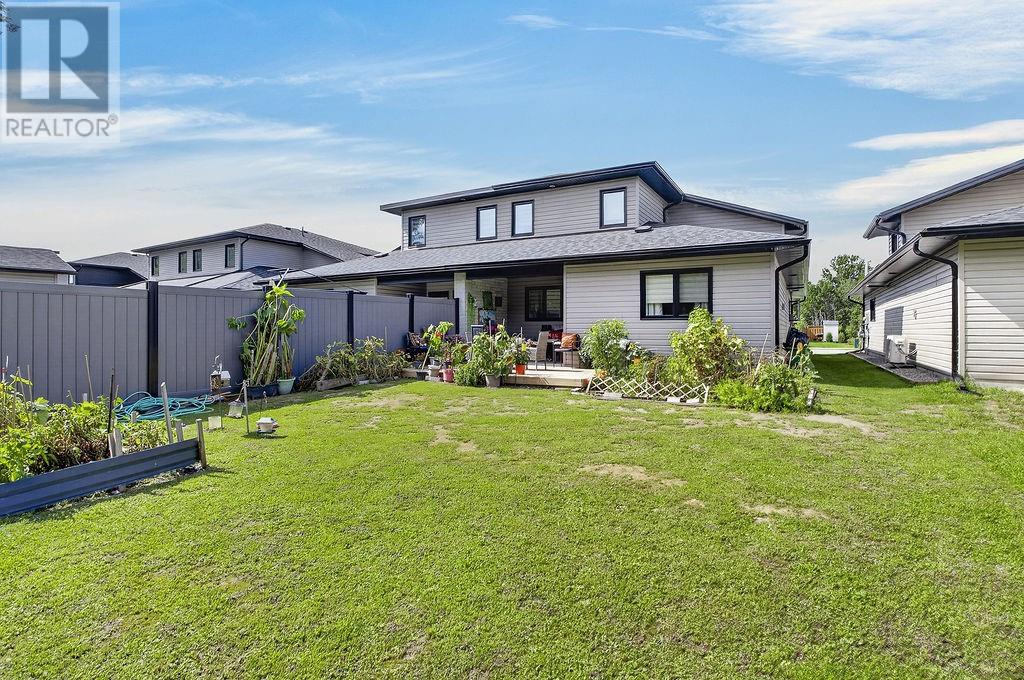 112 Hollybrook Crescent photo 22