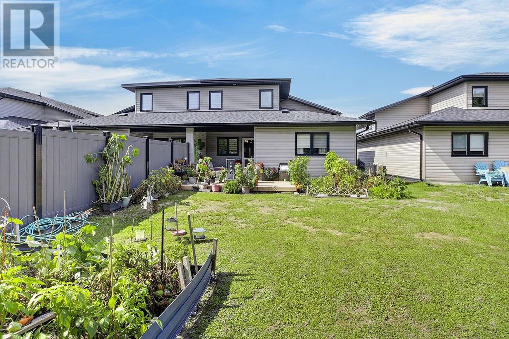 112 Hollybrook Crescent photo 23