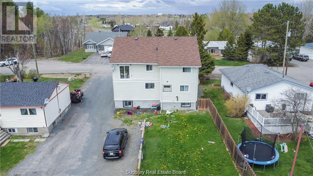 1663 Wendy Street, Val Caron, Ontario  P3L 1N9 - Photo 4 - 2130322