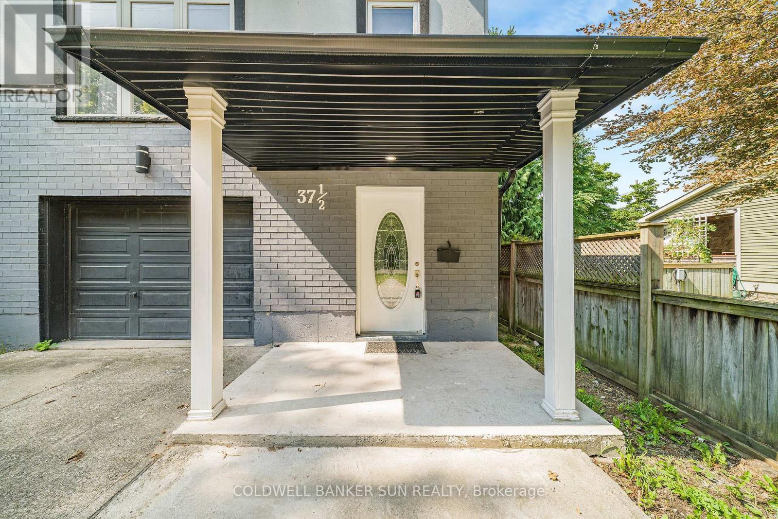 37 1/2 Cumberland Street, St. Catharines, Ontario L2M 1E4 - Photo 4 - X13777108