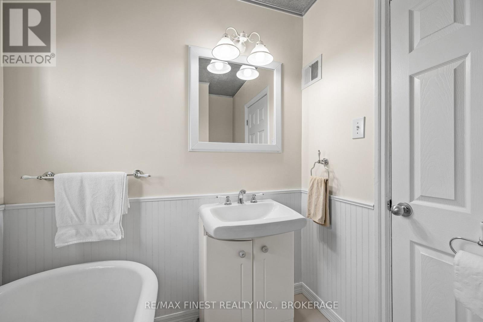 15 Alexander Street, Kingston, Ontario  K7M 3H1 - Photo 18 - X13781352