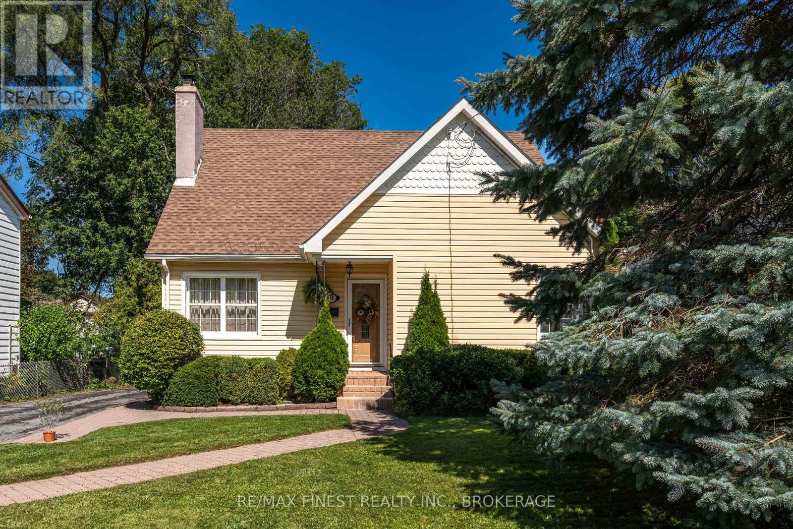 15 Alexander Street, Kingston, Ontario K7M 3H1 - Photo 3 - X13781352