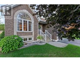 95 LLOYDALEX CRESCENT, Ottawa, Ontario