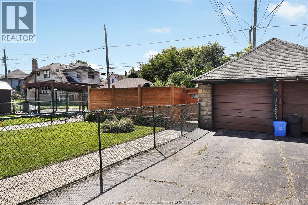 253 Pierre Avenue, Windsor, Ontario  N9A 2J6 - Photo 31 - 26022479